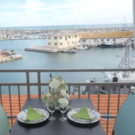 Sete-Vue port et mer, centre-ville, au calme, garage – location estivale appartement