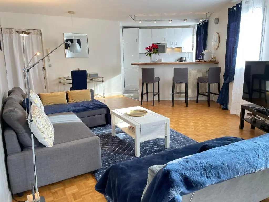 Blue Haven Sevres