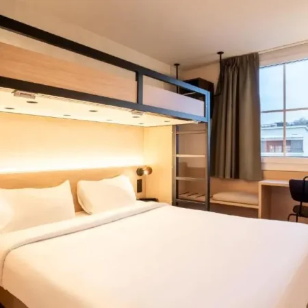 Premiere Classe Paris Ouest – Pont De Suresnes