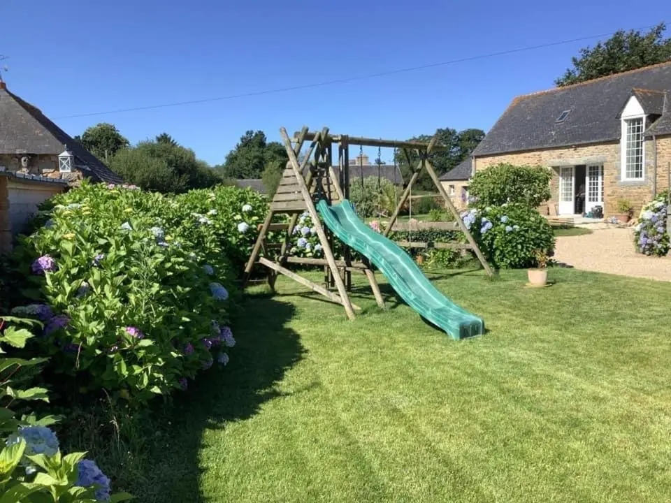 La Belle Hermine:Chambres d’hotes Piscine SPA, plage Perros-Guirec granit rose, Weekend couple, Cote d’Amor, Bretagne