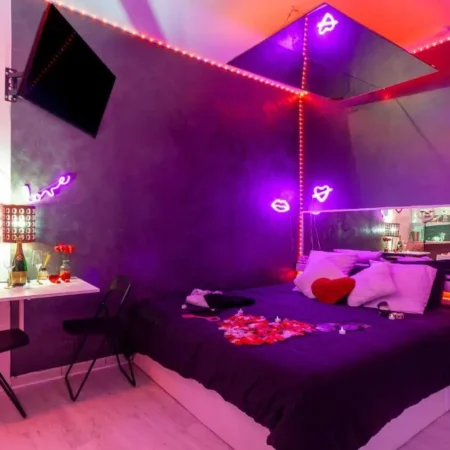 love.room.toulon