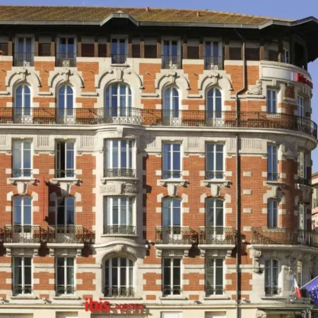Hotel M