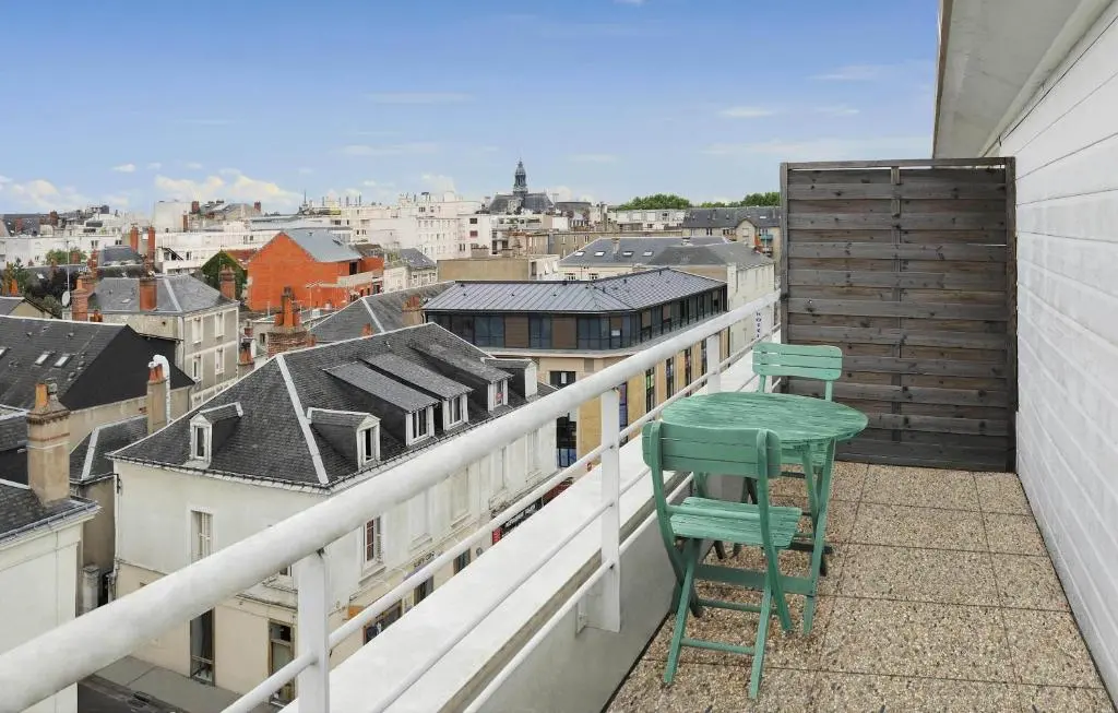 Appart Hotel – Sejours et Affaires / Residence etudiante – Les estudines Tours Leonard de Vinci