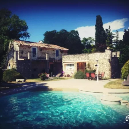 Logis Hotel Le Mas de Lily-Rose