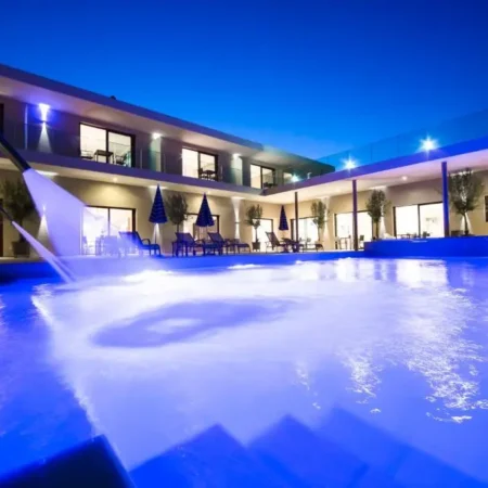 Seventeen Hotel
