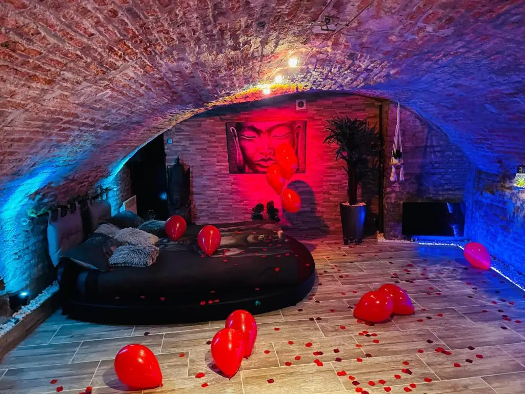 Loveroom