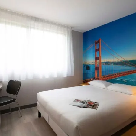 Break Hotel