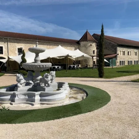 Les Dependances de Chapeau Cornu