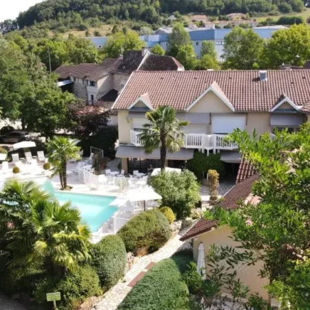 Logis Hotel Restaurant Spa Le Relais de Farrou