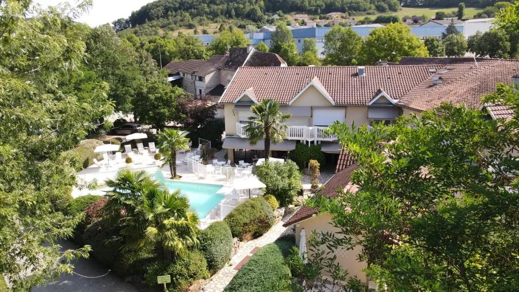 Logis Hotel Restaurant Spa Le Relais de Farrou