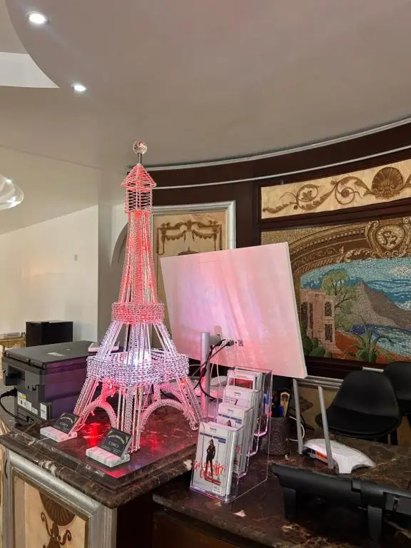 Hotel Grand Paris