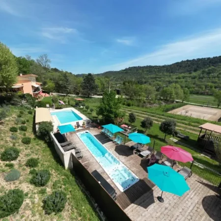 Gites l&rsquo;Oustaou du Luberon village de vacances
