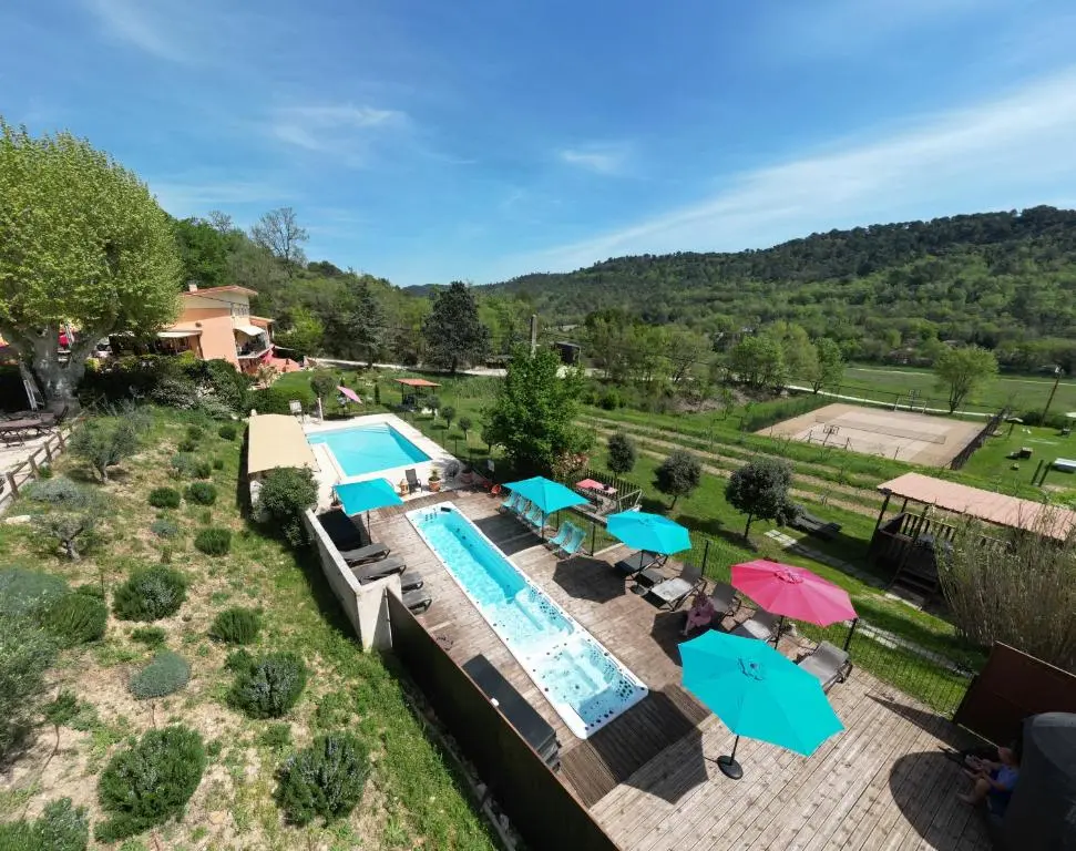 Gites l’Oustaou du Luberon village de vacances