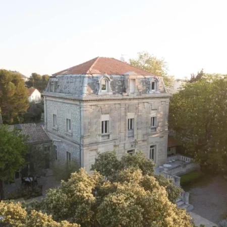 Logis Hotel Residence les Cedres
