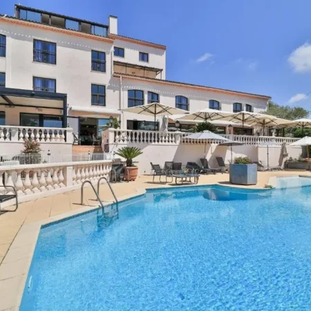 Perla Riviera Logis Hotel – Restaurant