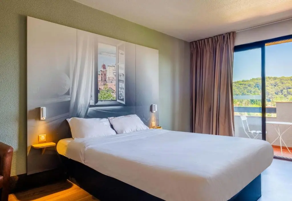 B&B HOTEL Villeneuve-Loubet Village