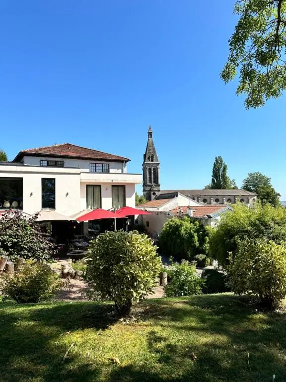 Logis Hotel le Clos Jeannon